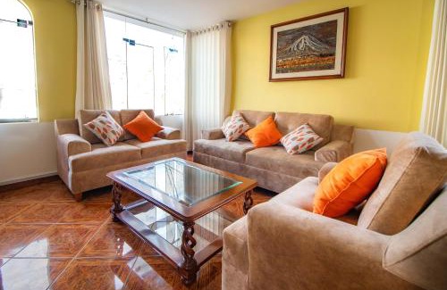 Jose Luis Bustamante y Rivero Apartment | SSAMANA MARÍA APARTMENT 201