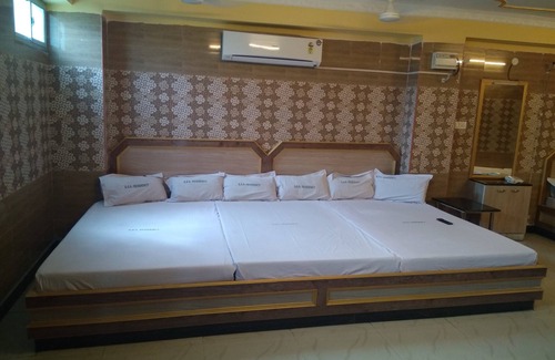 Kanchipuram Hotel | SSK Residency