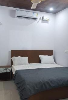 Annavaram Hotel | SSS Residency