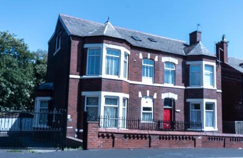 Lytham St. Anne's Apartment | St Andrews by Guestz