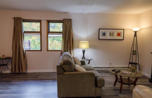 Okanagan-Similkameen Hotel | St Andrews By The Lake Golf Resort