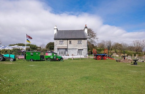 Turnchapel House | St Anne's House, Sea Views, 7 Bedrooms - Sleeps 30