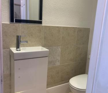 Exeter House | St Anne's Road Guest House