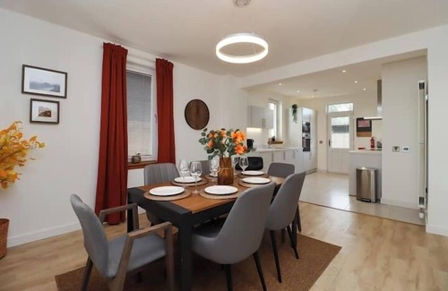 Kirkcaldy House | St. Annes - Cosy Cottage in Fife