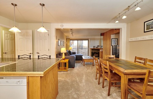 Mammoth Lakes Condo | St Anton Condos #37 (1-Bedroom) with Pool by RedAwning