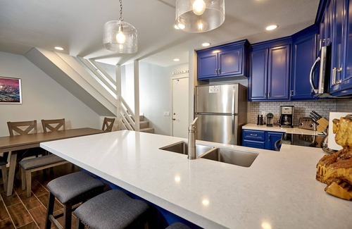 Mammoth Lakes Condo | St Anton Condos #48 (2-Bedroom) with Pool by RedAwning