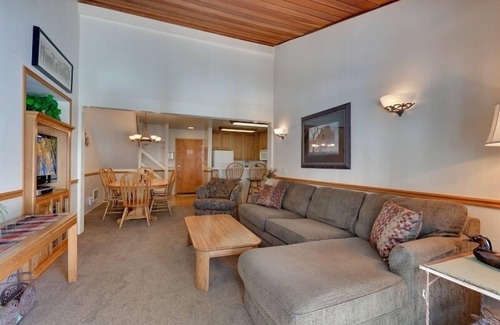 Mammoth Lakes Condo | St Anton Condos #42 (2-Bedroom) with Pool by RedAwning