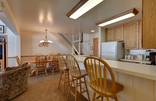 Mammoth Lakes Condo | St Anton Condos #42 (2-Bedroom) with Pool by RedAwning