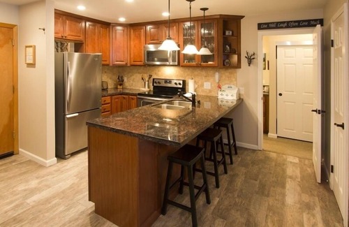 Mammoth Lakes Condo | St Anton Condos #74 (2-Bedroom) with Pool by RedAwning
