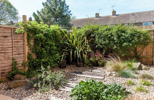 Westgate-on-Sea House | St Augustine’s Family Seaside Retreat - Private Parking - Westgate-On-Sea