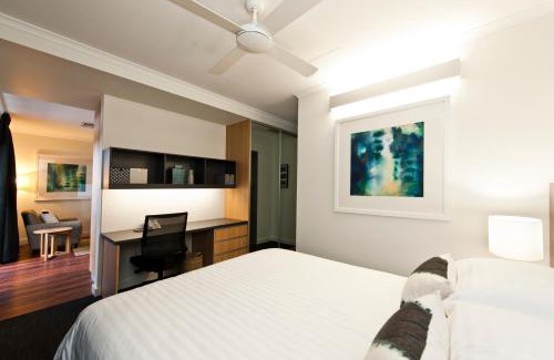 Crawley Apartment | St Catherine's on Park