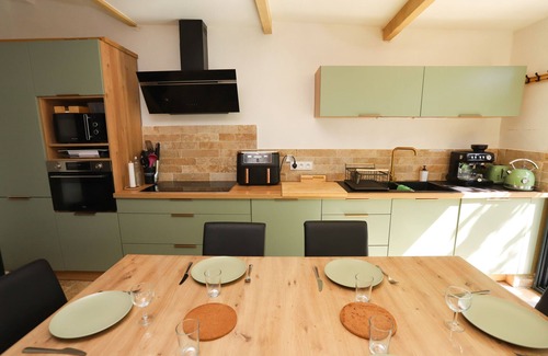 Saint-Cyprien Plage Ski Chalet | St Cyprien house classified 4 stars with large sunny terrace
