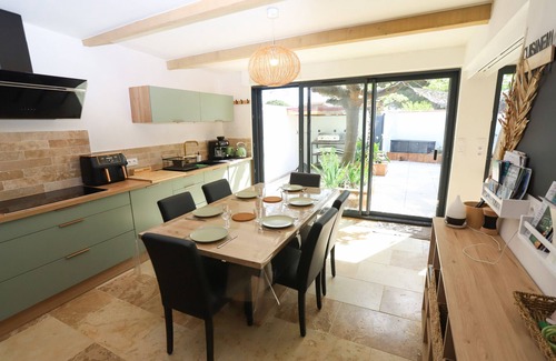 Saint-Cyprien Plage Ski Chalet | St Cyprien house classified 4 stars with large sunny terrace