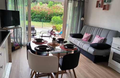 Saint-Cyprien Plage Apartment | St Cyprien modern and bright garden level