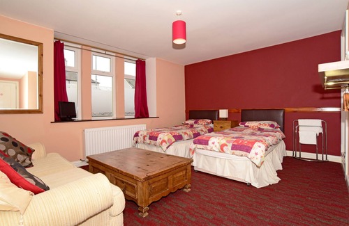 Saint Cyrus Hotel | St Cyrus Village Inn