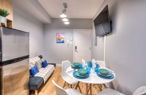 Plateau Mont Royal Condo | St.Denis Best Downtown 2 Bedroom Apartment
