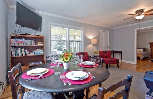 St. Elmo Improvement League House | St Elmo Charming Cottage-w/ Screened-in Porch