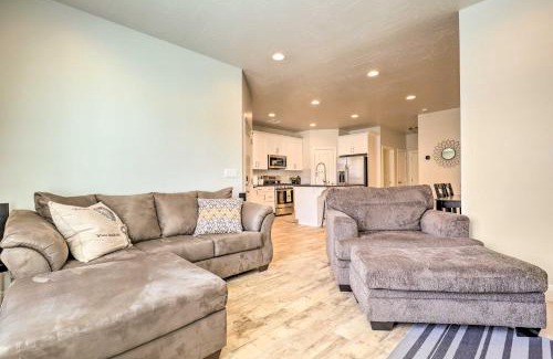 Sienna Hills House | St George Area Townhome with Patio and Pool Access