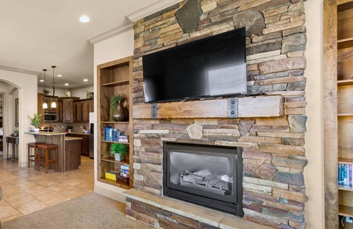St. George Condo | St. George Gem, Pool, Hot Tub, View, Zion Basecamp