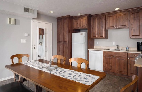 St. George Condo | St. George Getaway - Spacious, Updated 1 BD/1 BA, Sleeps 6