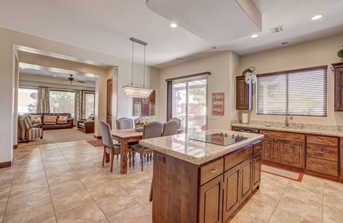 Washington Villa | St George near Zion, 3BR, sleeps 10, steps to 2 pools/hot tubs, playground, pond