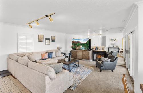 St. George House | St George Vacation Rental Condo sleeps 9 guest with Resort Amenities