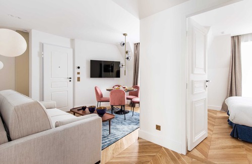 Pigalle Apartment | St Georges - Fabulous Two Bedroom in Paris