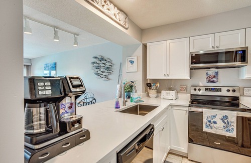 Beachwalk Condo | St Helena Island Condo - 1/2 Mi to Beach