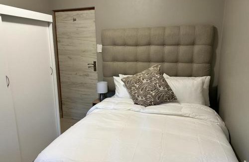 Margate Apartment | St Ives beach access apartment