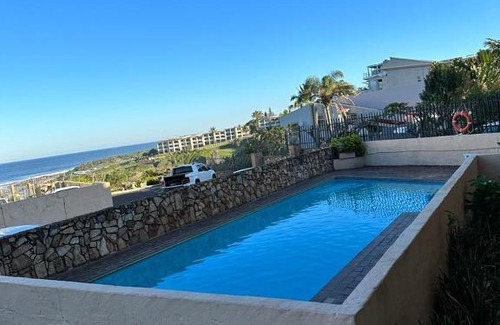 Margate Apartment | St Ives beach access apartment