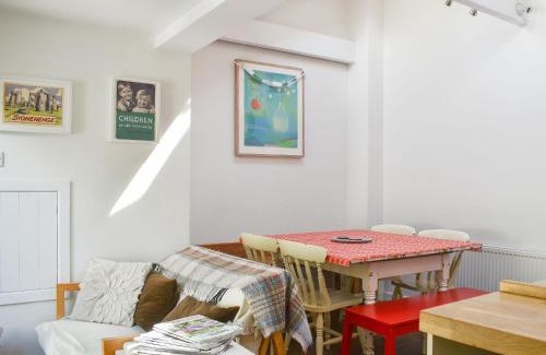 Shaftesbury House | St James Cottage