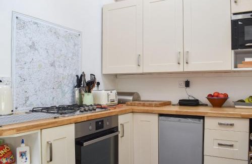 Shaftesbury House | St James Cottage