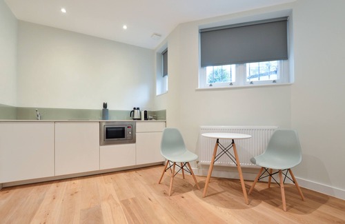 Holland Park Apartment | St James House Serviced Apartments by Concept Apartmentsv