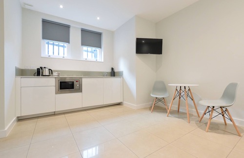 Holland Park Apartment | St James House Serviced Apartments by Concept Apartmentsv