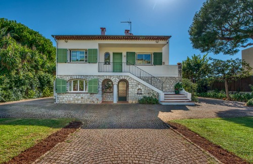 Cap-Ferrat Villa | St Jean Cap Ferrat, Ground floor Villa, 3 rooms, swimming pool, terrace, garden