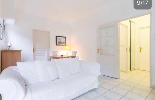 Cap-Ferrat Apartment | St JEAN CAP FERRAT CENTRAL CONTEMPORARY LOVELY WIFI