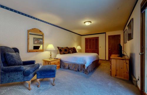 Jackson Hole Apartment | St John C