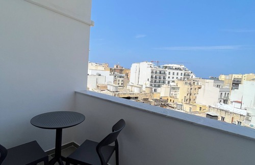 Paceville Apartment | ST JULIANS CENTRAL/SPACIOUS 3 BEDROOM APARTMENT