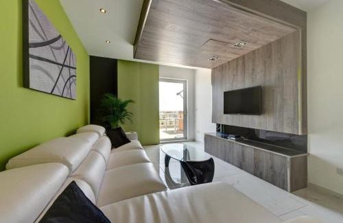Ta' Giorni Apartment | St Julians flat with Jacuzzi