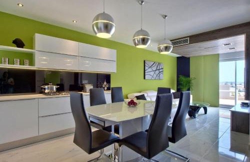 Ta' Giorni Apartment | St Julians flat with Jacuzzi