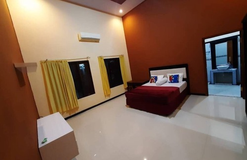 Kalipuro House | St.ketapang 2 homestay