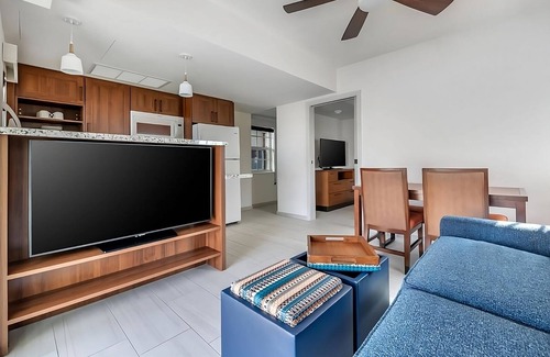 Simpson Bay Hotel | St. Maarten Beachfront Hideaway! Swimming Pool, Full Kitchen, Free Parking!