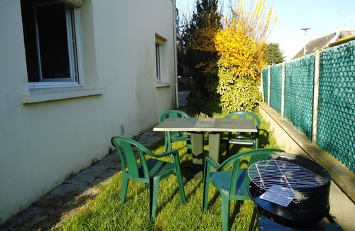 Le Rosais-La Flourie Apartment | St Malo, T2 (65m2), on the ground floor of an owner-occupied house.