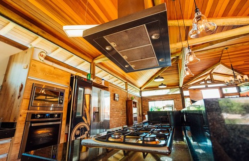 Anhembi House | St maria da serra dam farm/anhembi/big waves condominium/botucatu
