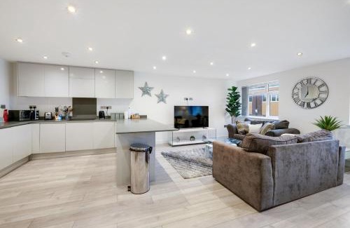 South Ruislip Apartment | St Martins 2 Bedroom Apartments in Ruislip By 360 Stays