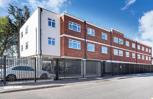 South Ruislip Apartment | St Martins House Luxury Apartments Ruislip- Apt C