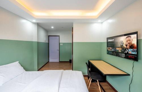 Downtown Apartment | St. Marvin Studio Makati M304