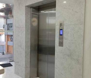 Downtown Apartment | St. Marvin Studio Makati M402