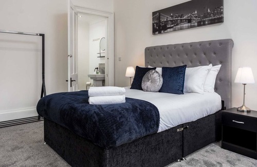 Troon Apartment | St Meddans Mews - Donnini Apartments