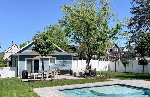 St. Michaels Cottage | St. Michael's Premier In-Town Rental with heated pool.